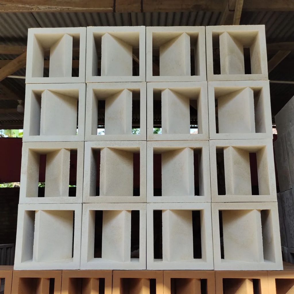 Roster Minimalis - Tempel Expose